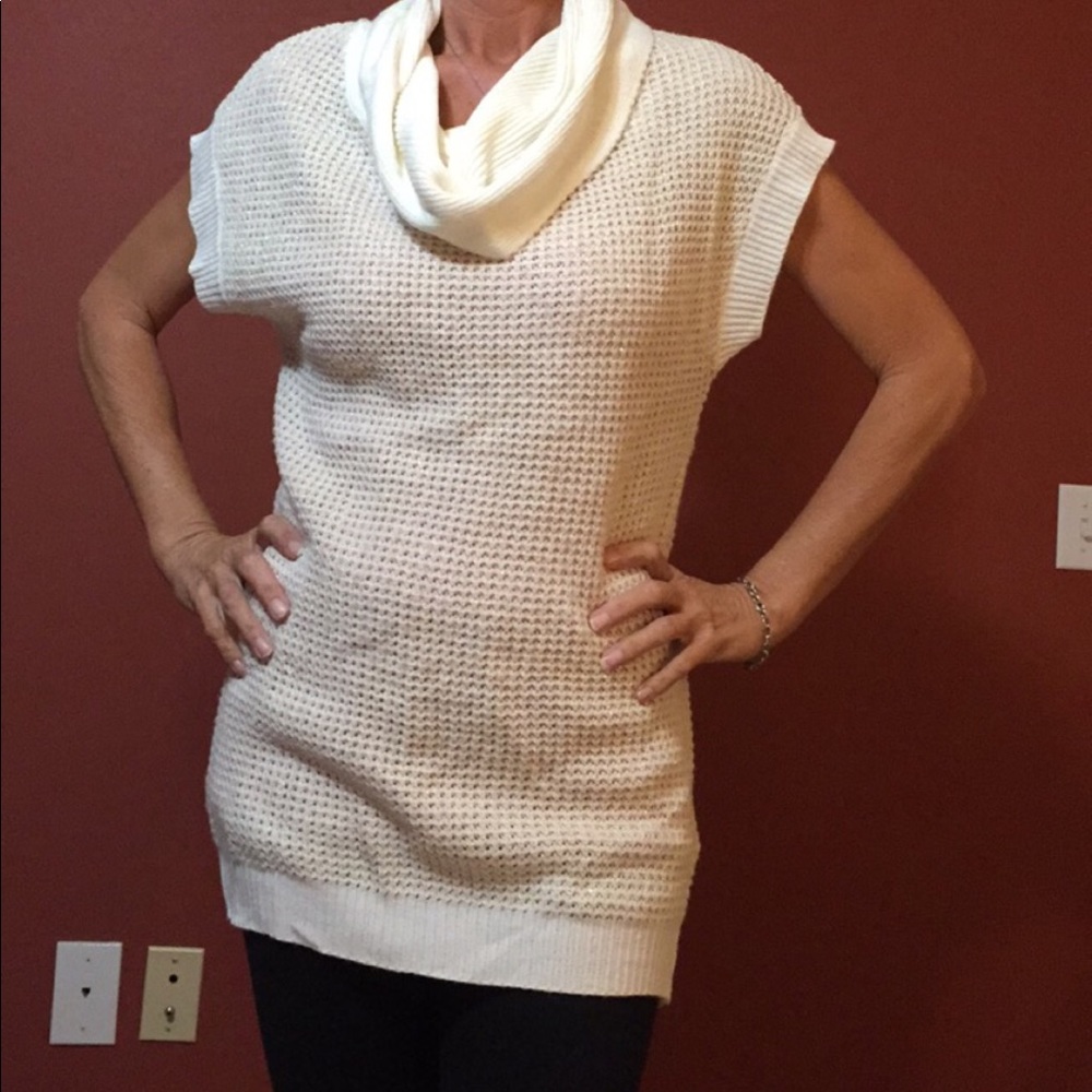 Cream tunic - Picture 2 of 2